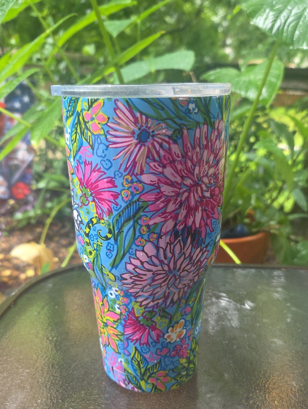 Pretty Lilly Pulitzer 30 Ounce Insulated Tumbler In Walking On Sunshine Pattern.